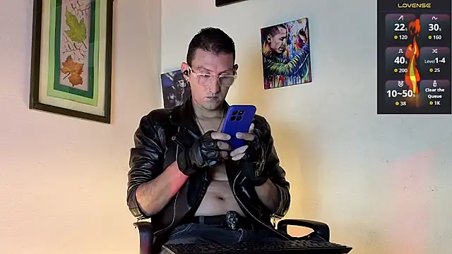 Snapshot of enzoprat chatting on February 23, 3:53 pm enzoprat online show from February 23, 3:53 pm