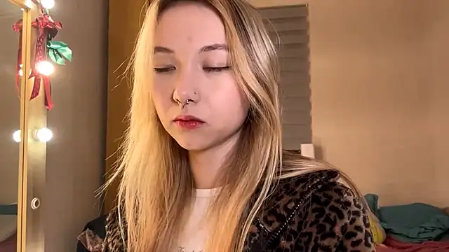 PinkTraible online show from March 10, 11:48 am