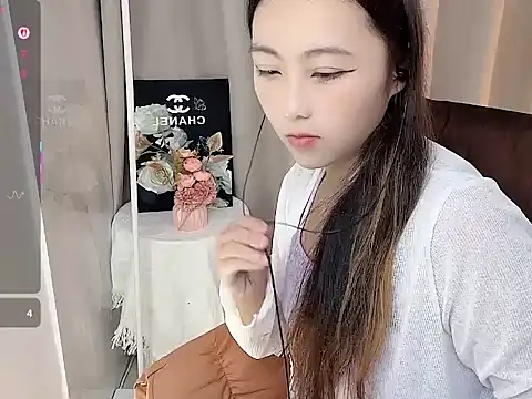 Snapshot of Lydia-668 chatting on February 14, 4:42 am Lydia-668 online show from February 14, 4:42 am