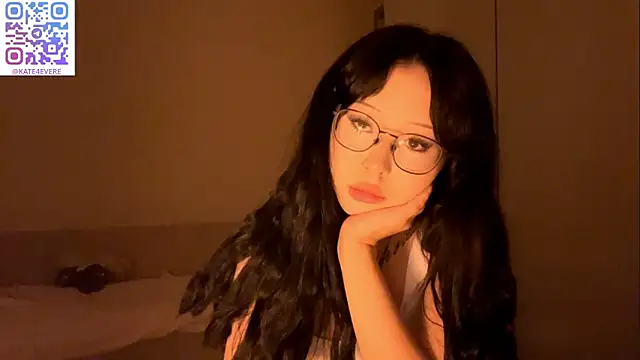 Snapshot of KateGlowee chatting on February 20, 1:11 pm KateGlowee online show from February 20, 1:11 pm