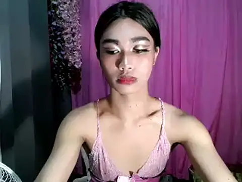 Snapshot of katrina_bigcock69 chatting on February 18, 10:55 am katrina bigcock69 online show from February 18, 10:55 am