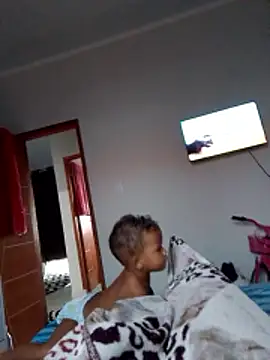 Snapshot of elane1208 chatting on February 14, 10:34 am elane1208 online show from February 14, 10:34 am