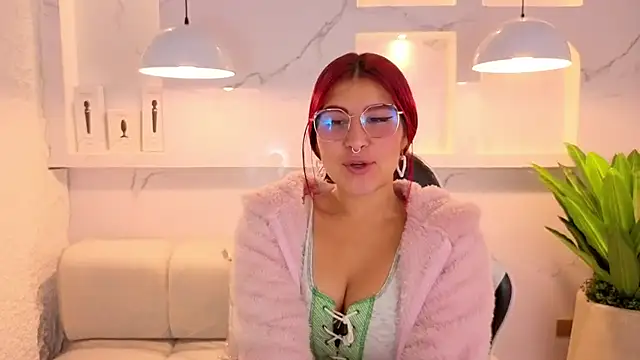 Snapshot of emily__tp chatting on February 25, 12:37 pm emily tp online show from February 25, 12:37 pm