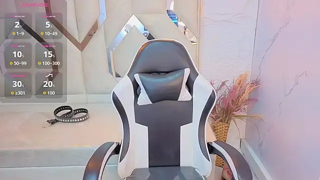 Snapshot of emily__tp chatting on March 4, 2:50 am emily tp online show from March 4, 2:50 am