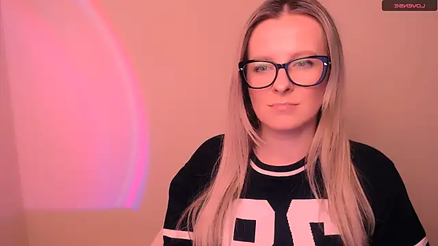 Snapshot of AnnePeach chatting on February 16, 5:31 pm AnnePeach online show from February 16, 5:31 pm