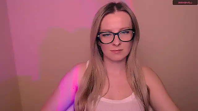 Snapshot of AnnePeach chatting on March 4, 5:52 pm AnnePeach online show from March 4, 5:52 pm