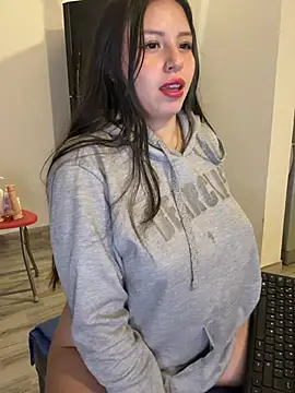 Sofi Collinss online show from April 12, 5:12 am