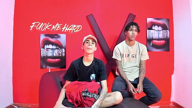 Snapshot of GREEN_BOYS chatting on February 15, 7:51 am GREEN BOYS online show from February 15, 7:51 am