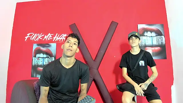 Snapshot of GREEN_BOYS chatting on March 3, 7:14 am GREEN BOYS online show from March 3, 7:14 am