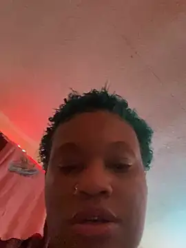 Snapshot of Blasiandoll2222 chatting on February 17, 1:46 am Blasiandoll2222 online show from February 17, 1:46 am