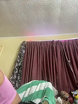 Snapshot of Blasiandoll2222 chatting on February 20, 5:04 am Blasiandoll2222 online show from February 20, 5:04 am