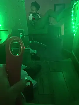 Snapshot of Blasiandoll2222 chatting on March 8, 9:35 am Blasiandoll2222 online show from March 8, 9:35 am