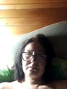 Vikimoon11211 online show from February 20, 7:36 pm