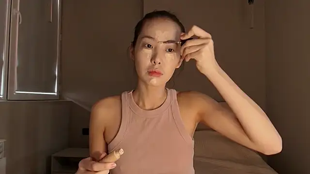 Snapshot of lilly_sweeet chatting on February 24, 5:05 am lilly sweeet online show from February 24, 5:05 am