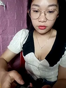 Eye-squirt online show from March 5, 7:15 am