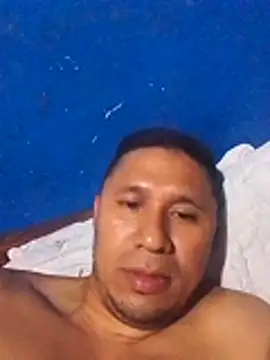 Snapshot of deiner13 chatting on February 22, 4:35 am deiner13 online show from February 22, 4:35 am