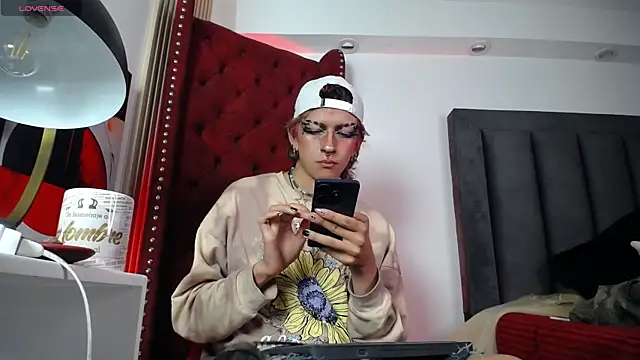 Cain Dantalion online show from April 14, 3:34 am