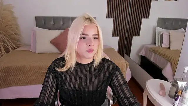 Snapshot of BarbieHannaB_ chatting on February 19, 6:59 pm BarbieHannaB online show from February 19, 6:59 pm