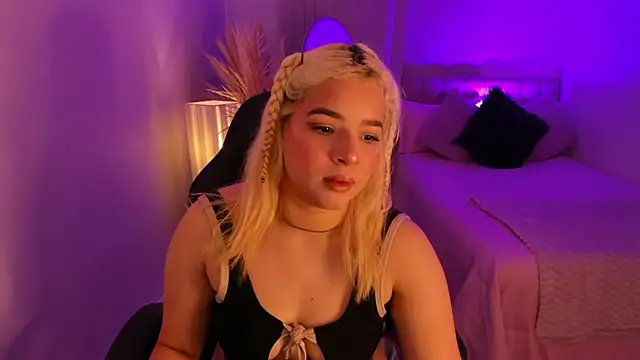 Snapshot of BarbieHannaB_ chatting on February 26, 7:02 pm BarbieHannaB online show from February 26, 7:02 pm