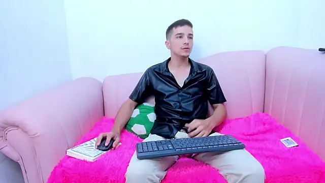 bad boy cum  online show from April 3, 11:03 pm