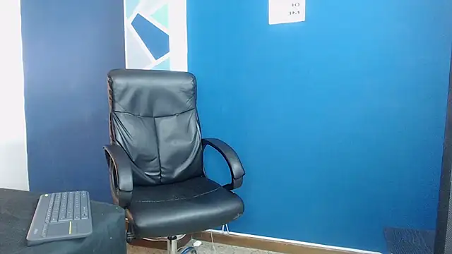 Snapshot of goodgirlxxl chatting on February 25, 2:10 am goodgirlxxl online show from February 25, 2:10 am