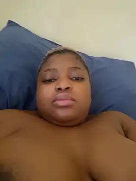 Snapshot of SweetDarkBrownie chatting on March 2, 9:05 am SweetDarkBrownie online show from March 2, 9:05 am