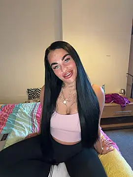 Snapshot of Darkfantisyx chatting on February 20, 4:40 pm Darkfantisyx online show from February 20, 4:40 pm