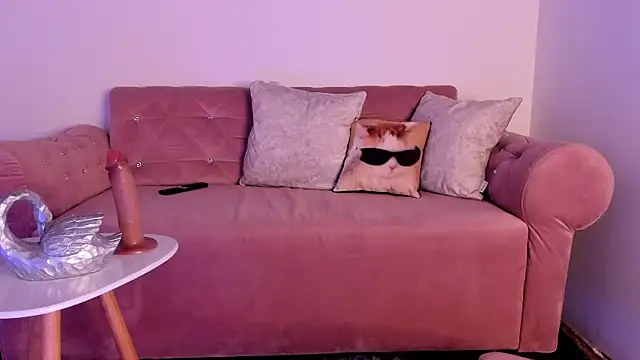 Kattengel  online show from April 18, 12:58 am