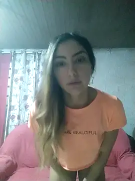 Snapshot of Larinhacat chatting on February 22, 10:30 pm Larinhacat online show from February 22, 10:30 pm