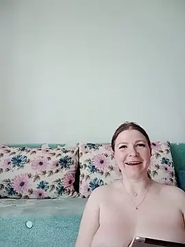 Snapshot of Scarbau chatting on May 25, 11:49 am Scarbau online show from May 25, 11:49 am