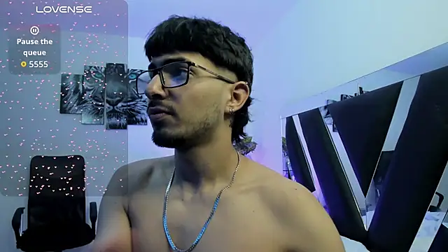 Mia Iron online show from April 25, 12:30 pm