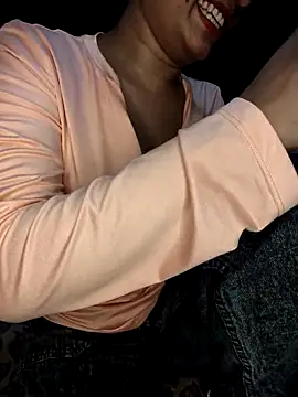 Snapshot of LINNI_3 chatting on March 4, 5:52 pm LINNI 3 online show from March 4, 5:52 pm