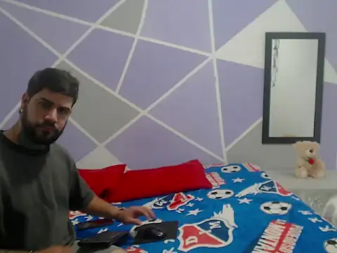 Snapshot of couple__hott069 chatting on March 3, 6:30 am couple hott069 online show from March 3, 6:30 am