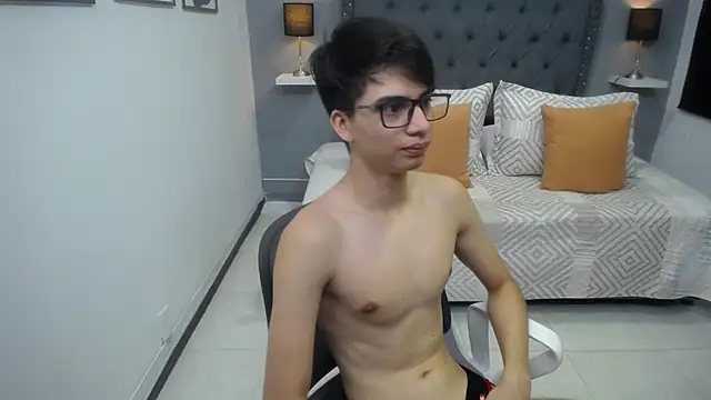 Snapshot of chris_carterr chatting on February 21, 1:01 pm chris carterr online show from February 21, 1:01 pm