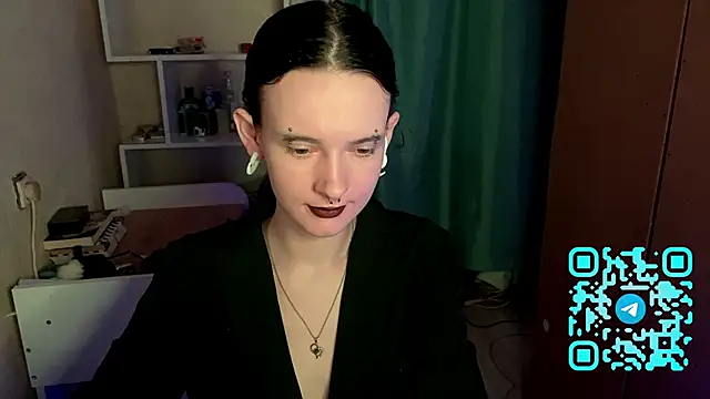 MabelDefina online show from April 18, 1:04 pm