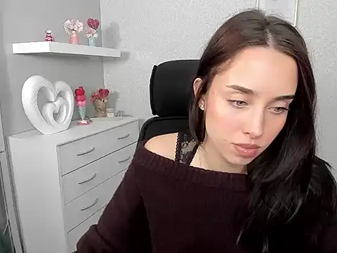 AdeleSolo online show from March 31, 5:52 am