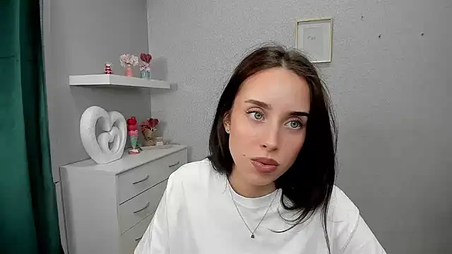 AdeleSolo online show from April 7, 5:41 am