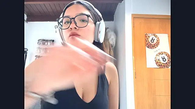 Snapshot of Katya_28 chatting on March 4, 2:23 pm Katya 28 online show from March 4, 2:23 pm