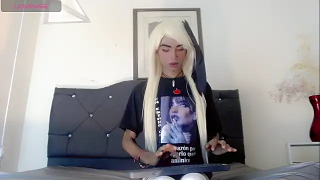 suzume Mendez online show from March 7, 11:18 am