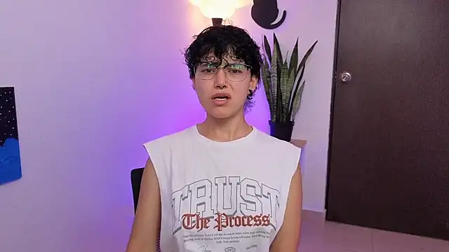 jeroharper  online show from April 15, 9:26 pm