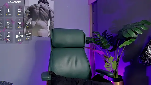 Snapshot of zara_leee chatting on February 21, 12:06 pm zara leee online show from February 21, 12:06 pm