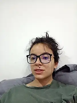 Snapshot of mailin_777 chatting on February 28, 7:59 pm mailin 777 online show from February 28, 7:59 pm