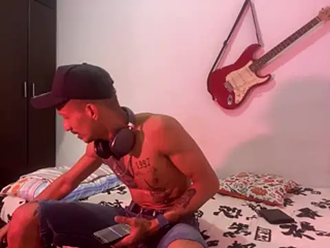 Andreyssantos online show from February 17, 4:09 am