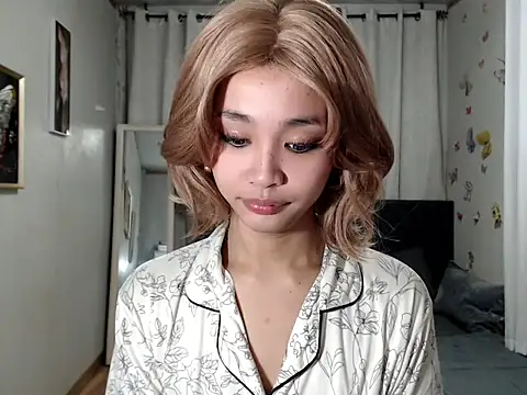 Snapshot of Ur_innocent_womenXxx chatting on March 3, 6:41 am Ur innocent womenXxx online show from March 3, 6:41 am