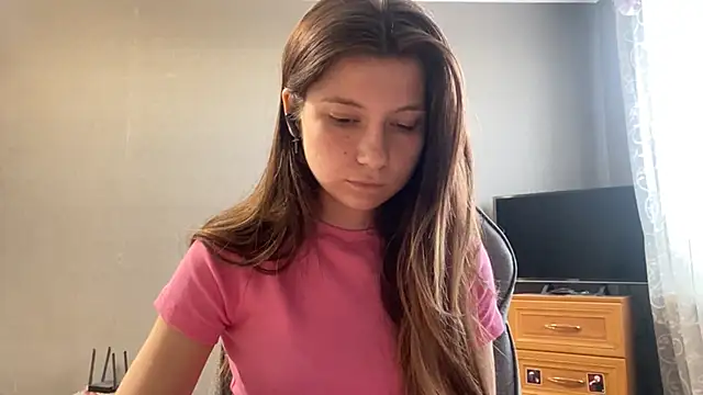 LunnaBliss online show from April 25, 1:41 pm