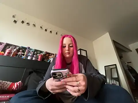 Snapshot of pinkhairfun16 chatting on March 3, 2:56 pm pinkhairfun16 online show from March 3, 2:56 pm