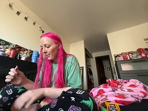 Snapshot of pinkhairfun16 chatting on March 4, 3:40 pm pinkhairfun16 online show from March 4, 3:40 pm