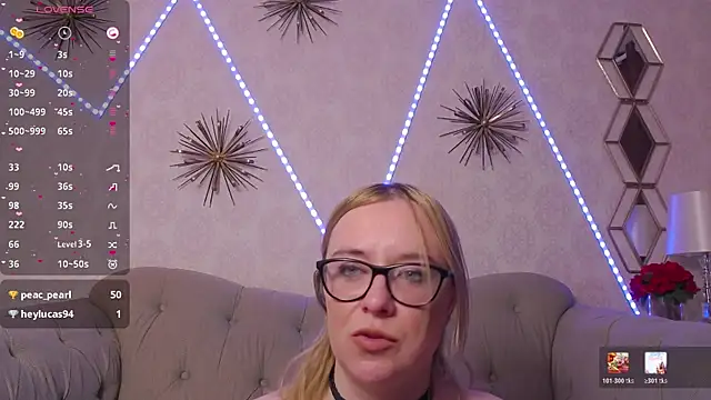 MaddyVelvet online show from April 1, 4:24 am