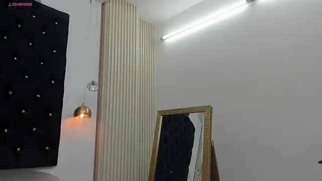 MaddyWright online show from February 25, 7:34 pm