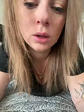 Snapshot of Frenchgirl45 chatting on March 4, 1:17 pm Frenchgirl45 online show from March 4, 1:17 pm